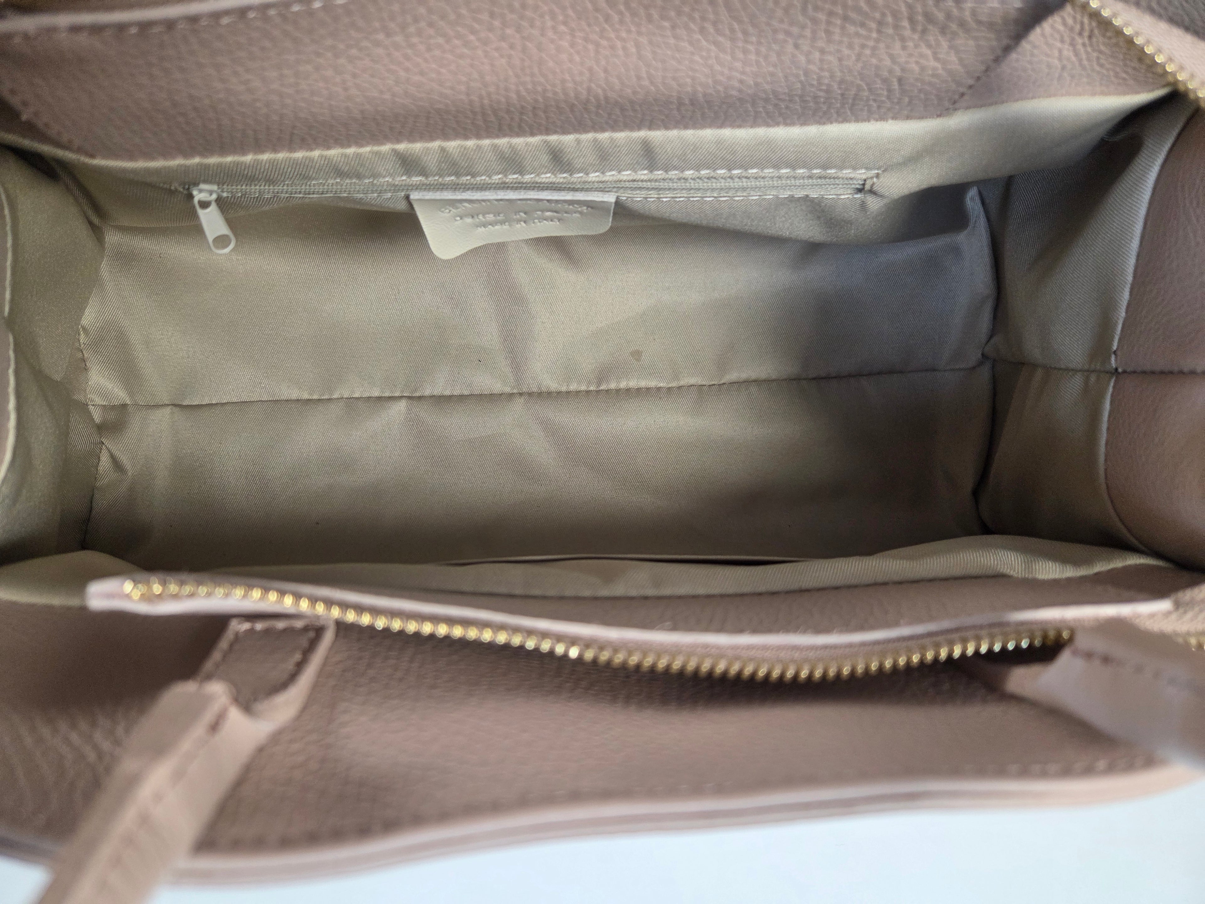 Classic Tote Nude Rosa – Tijdloze leren handtas met schouderriem