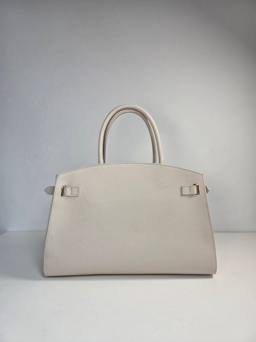 Classic Tote Panna Milk – Tijdloze leren handtas met schouderriem
