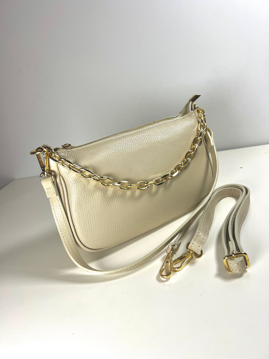 Kleine Leren Schoudertas met Gouden Ketting