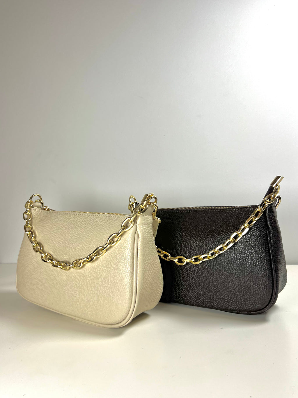 Kleine Leren Schoudertas met Gouden Ketting