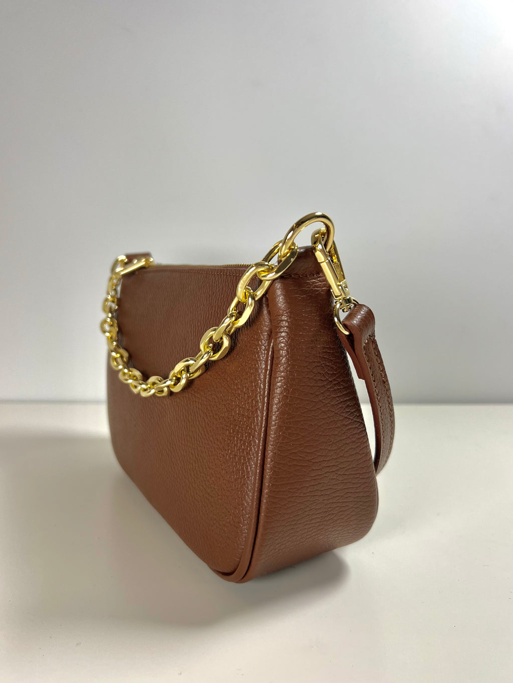 Kleine Leren Schoudertas met Gouden Ketting