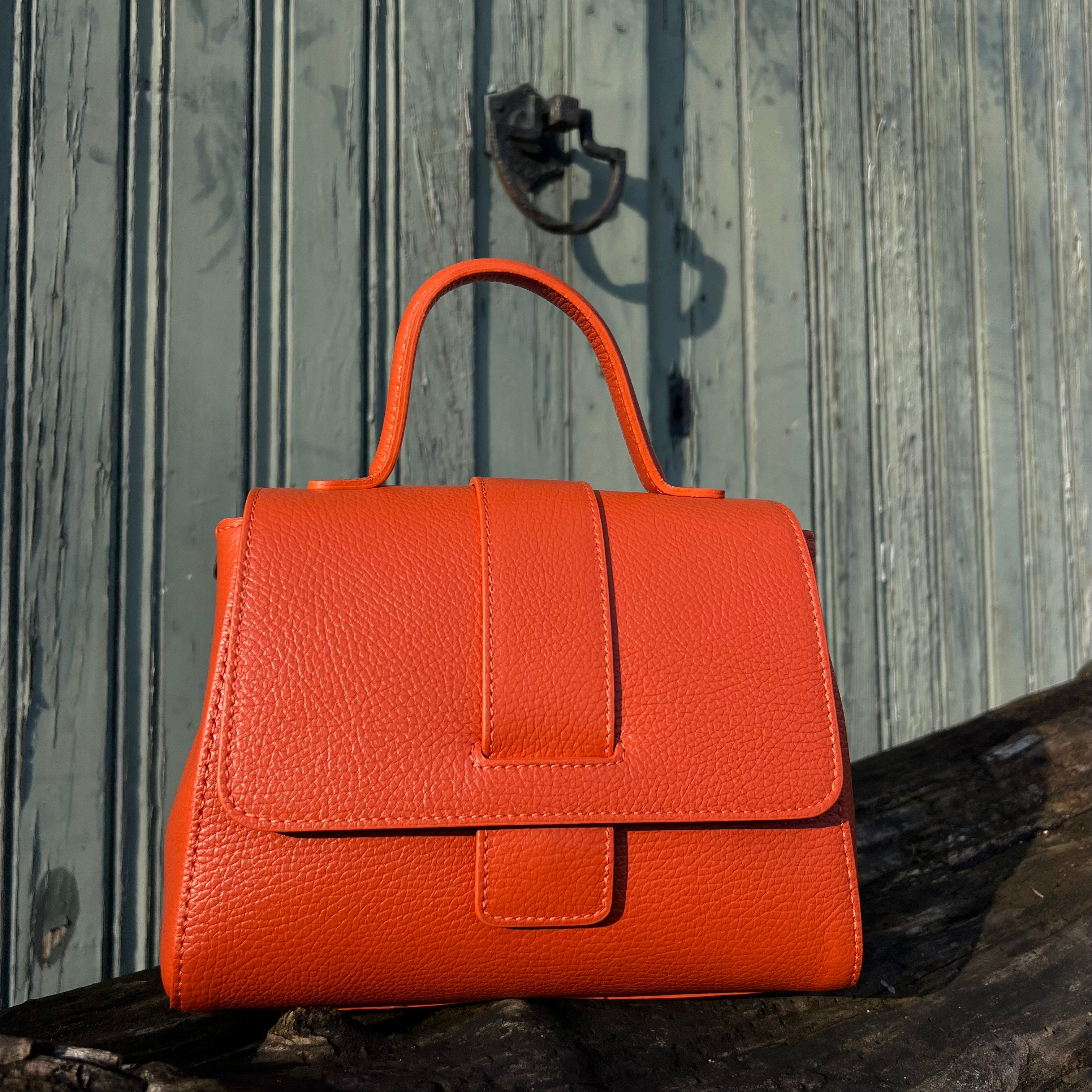 Italiaanse Leren Handtas in Tijdloos Design