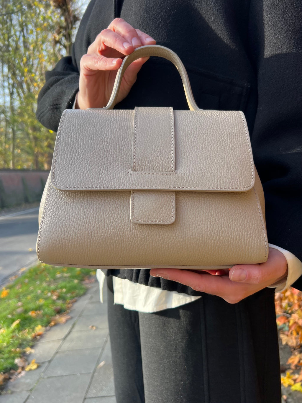 Italiaanse Leren Handtas in Tijdloos Design