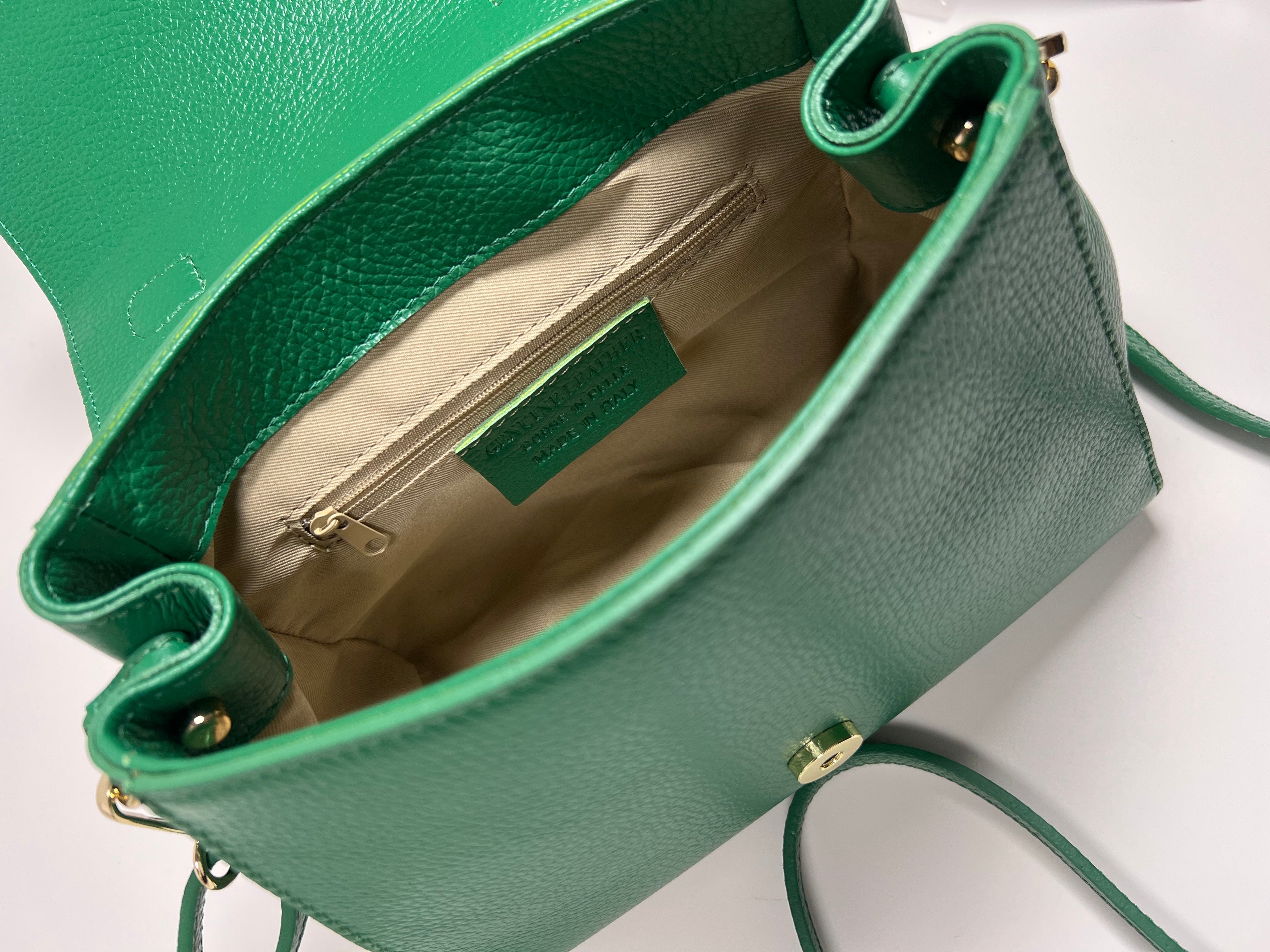 Italiaanse Leren Handtas in Tijdloos Design