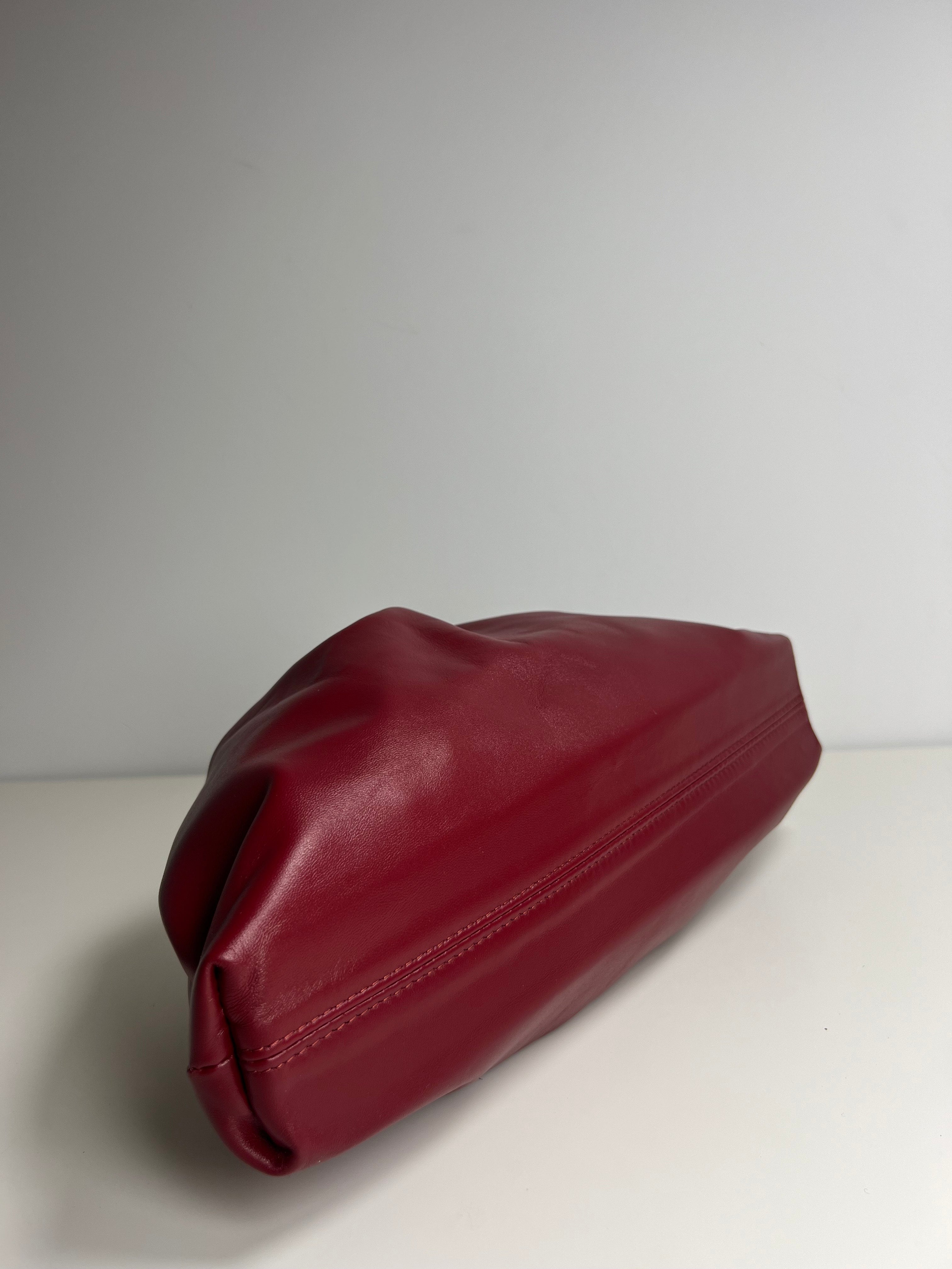 Leren Pouch Bag - Geïnspireerd door de iconische zachte gevouwen vorm