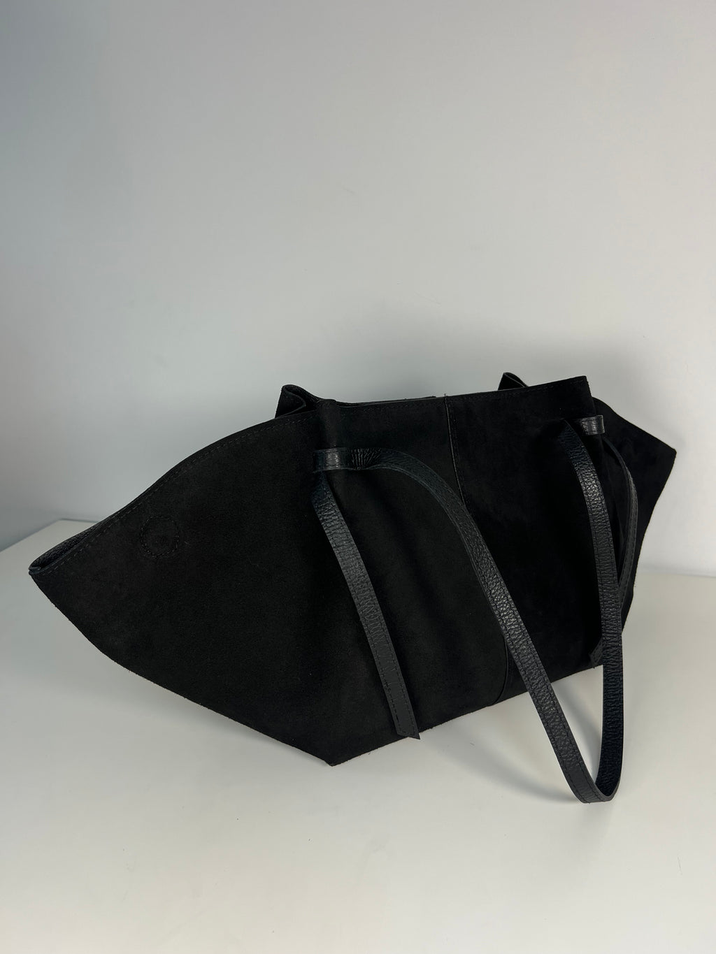 Grote Suède Shopper - Luxe & Structuur - High- End Geïnspireerd Design