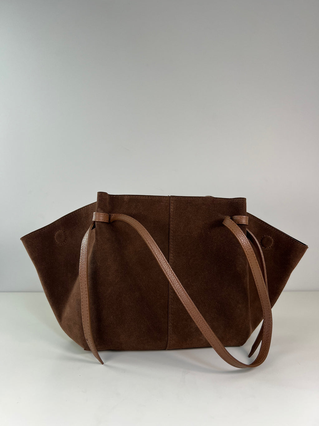 Grote Suède Shopper - Luxe & Structuur - High- End Geïnspireerd Design