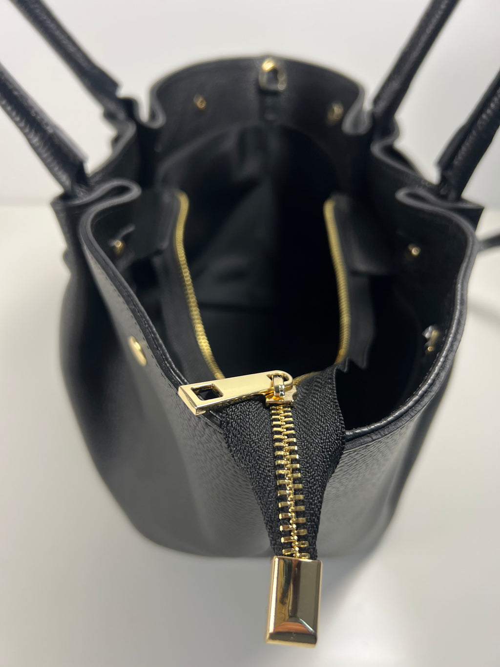 Elegante leren handtas met tijdloze vorm