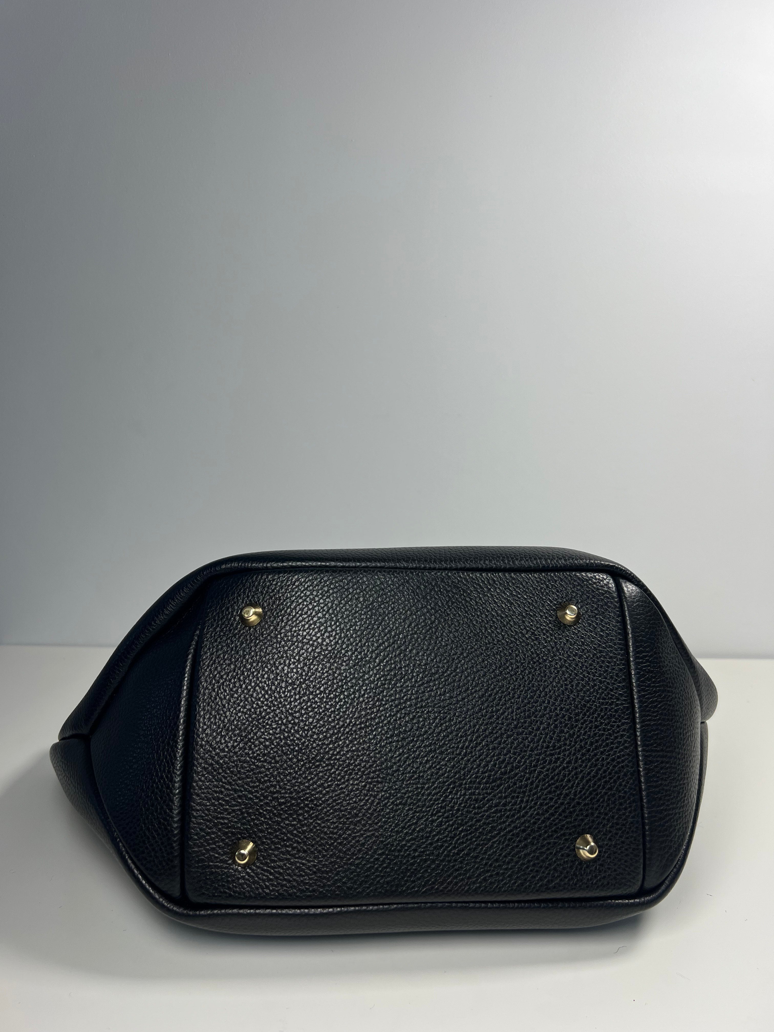 Elegante leren handtas met tijdloze vorm