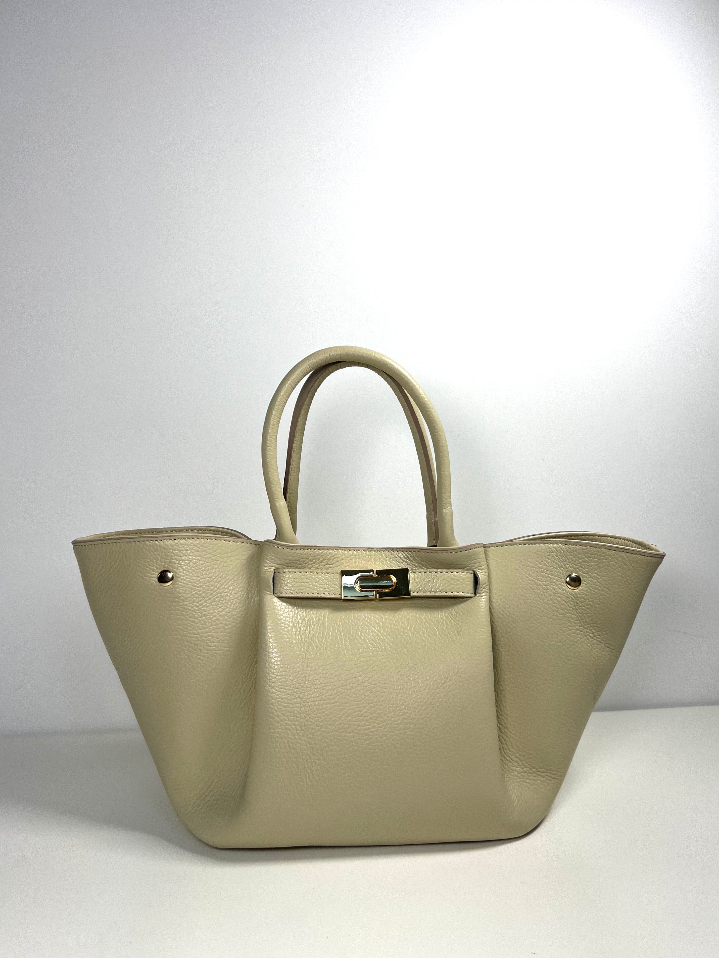 Elegante leren handtas met tijdloze vorm