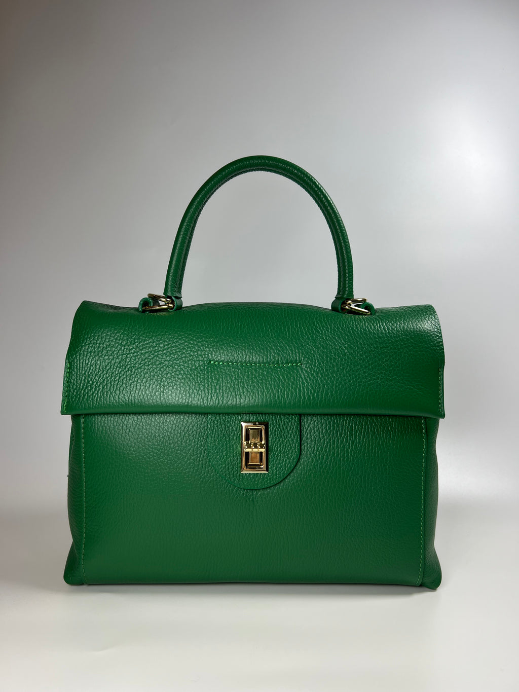 Elegante leren handtas in moderne rechte vorm