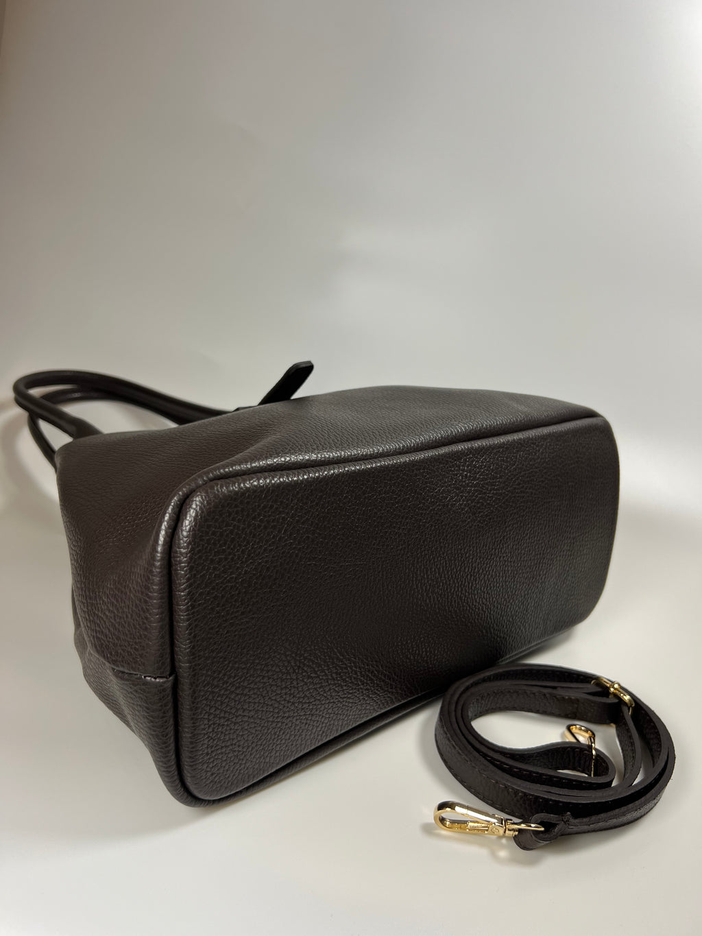 Medium leren shopper met verfijnd design