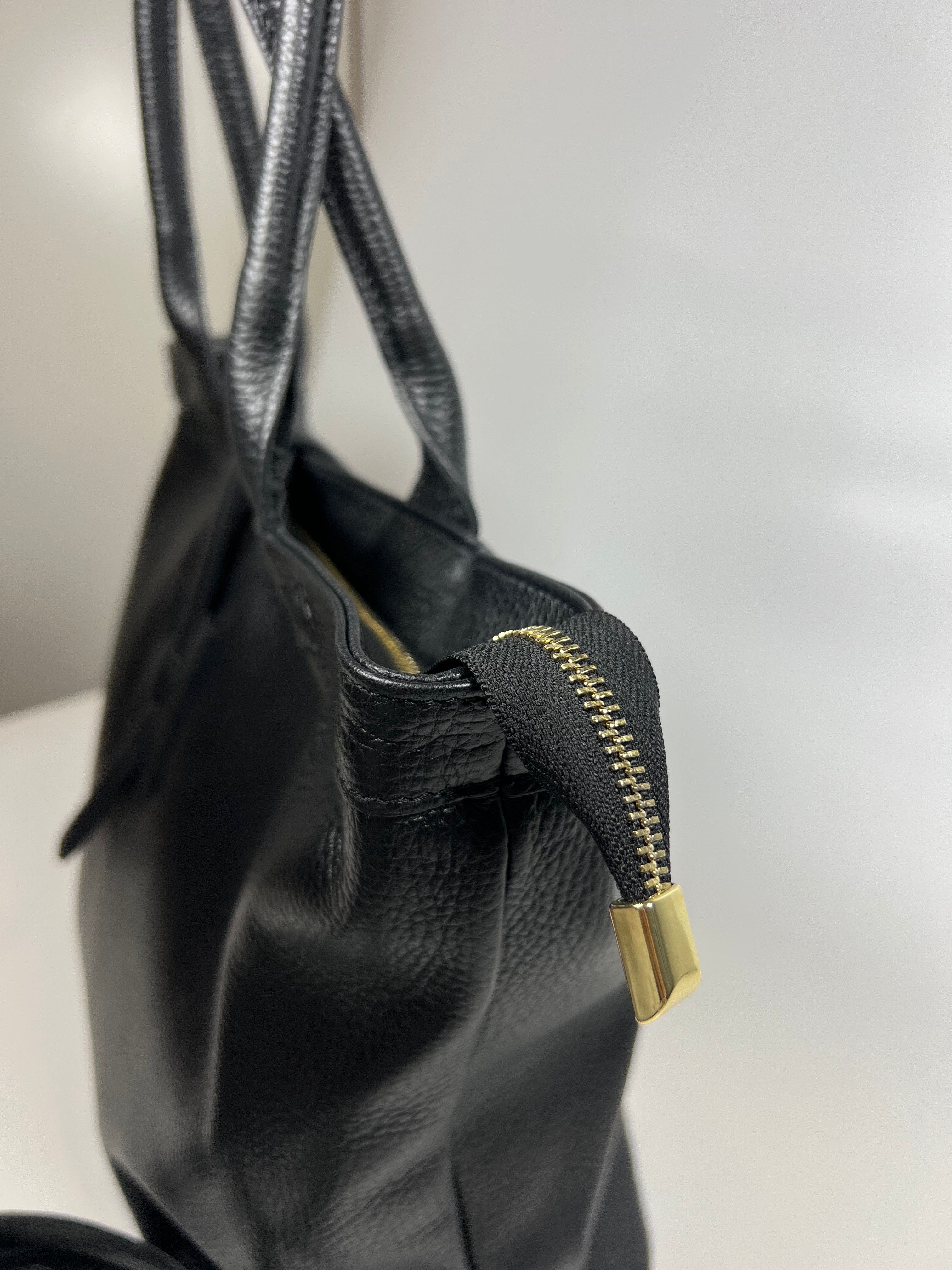 Medium leren shopper met verfijnd design