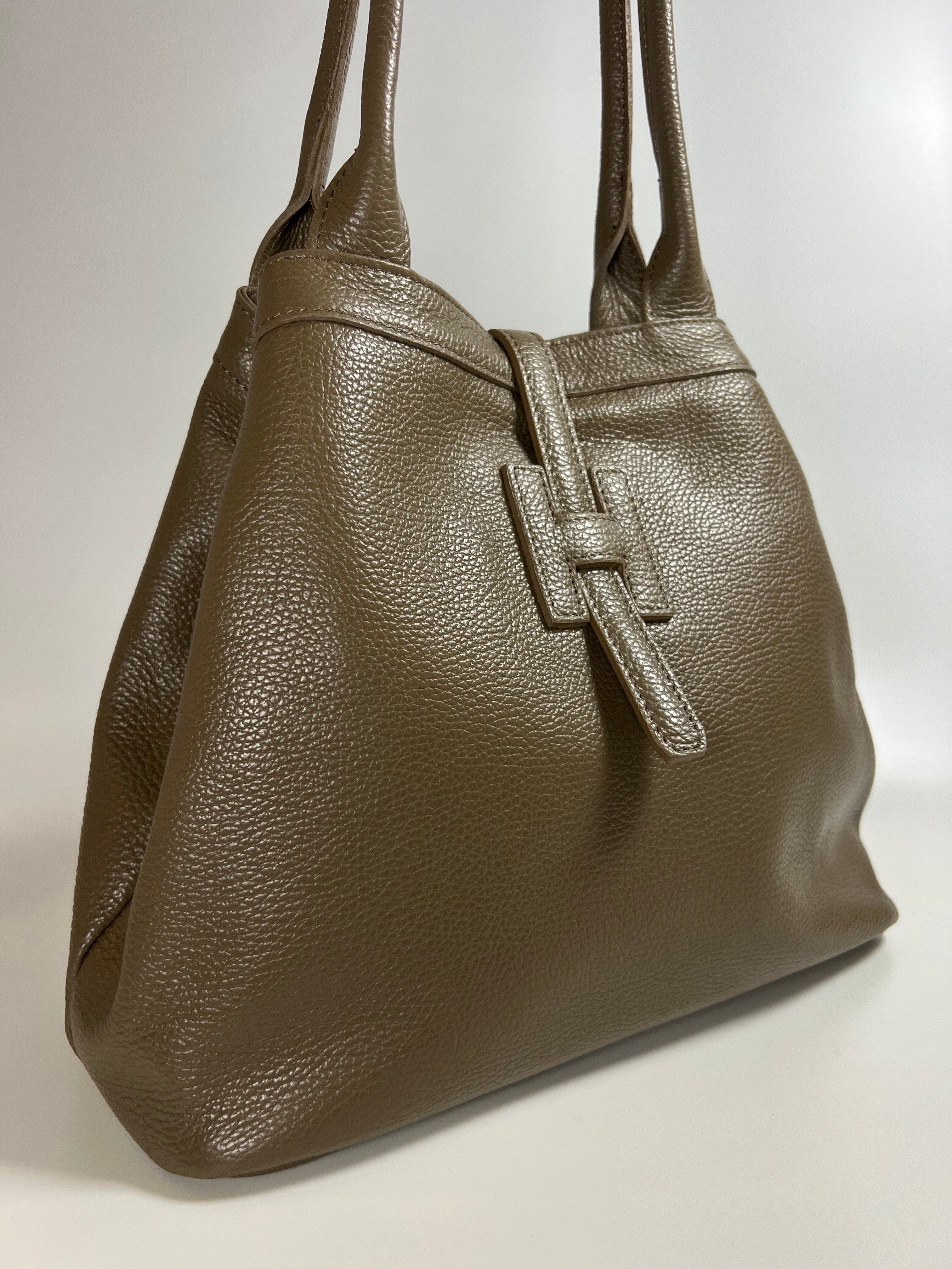 Medium leren shopper met verfijnd design