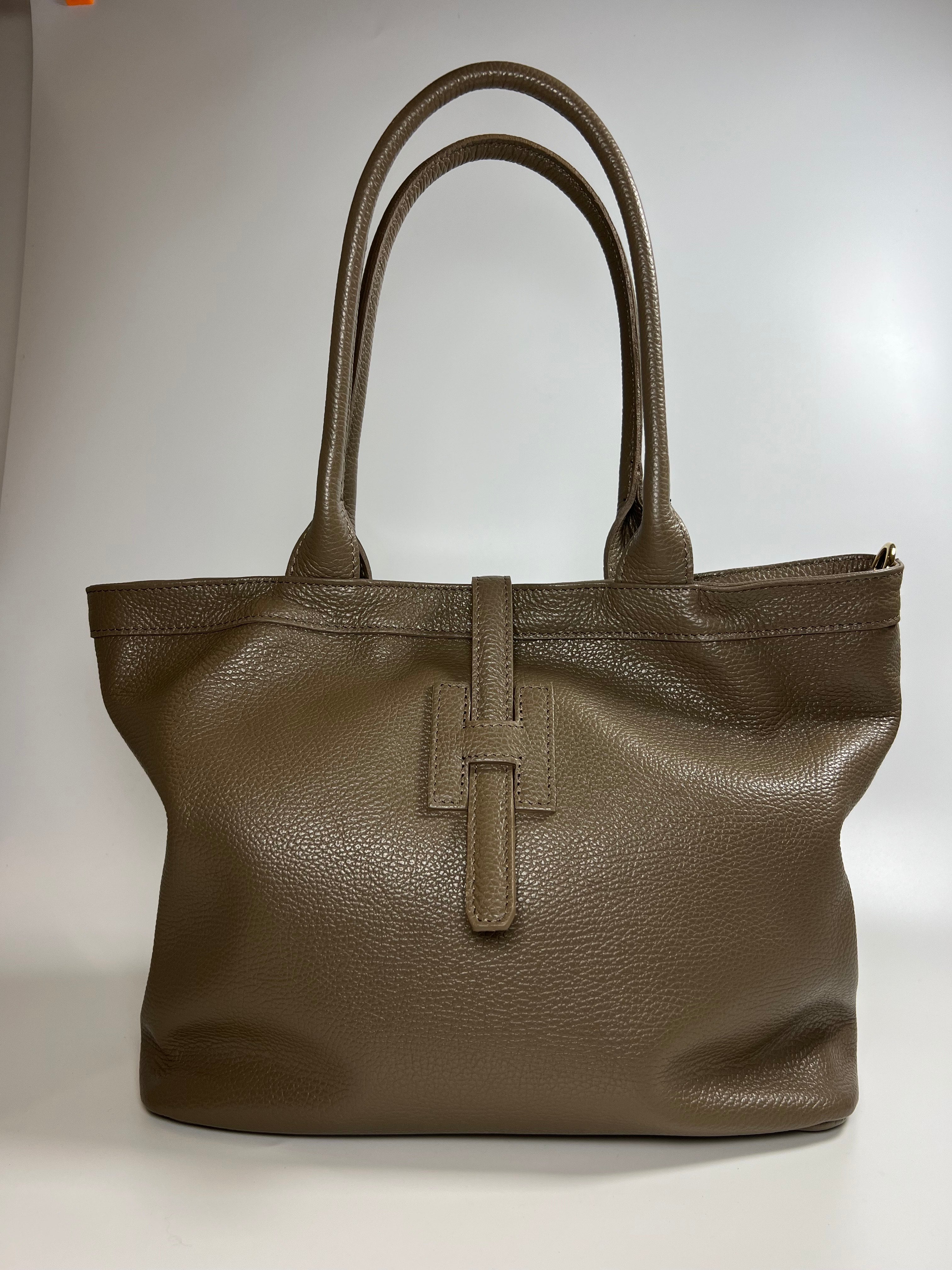 Medium leren shopper met verfijnd design